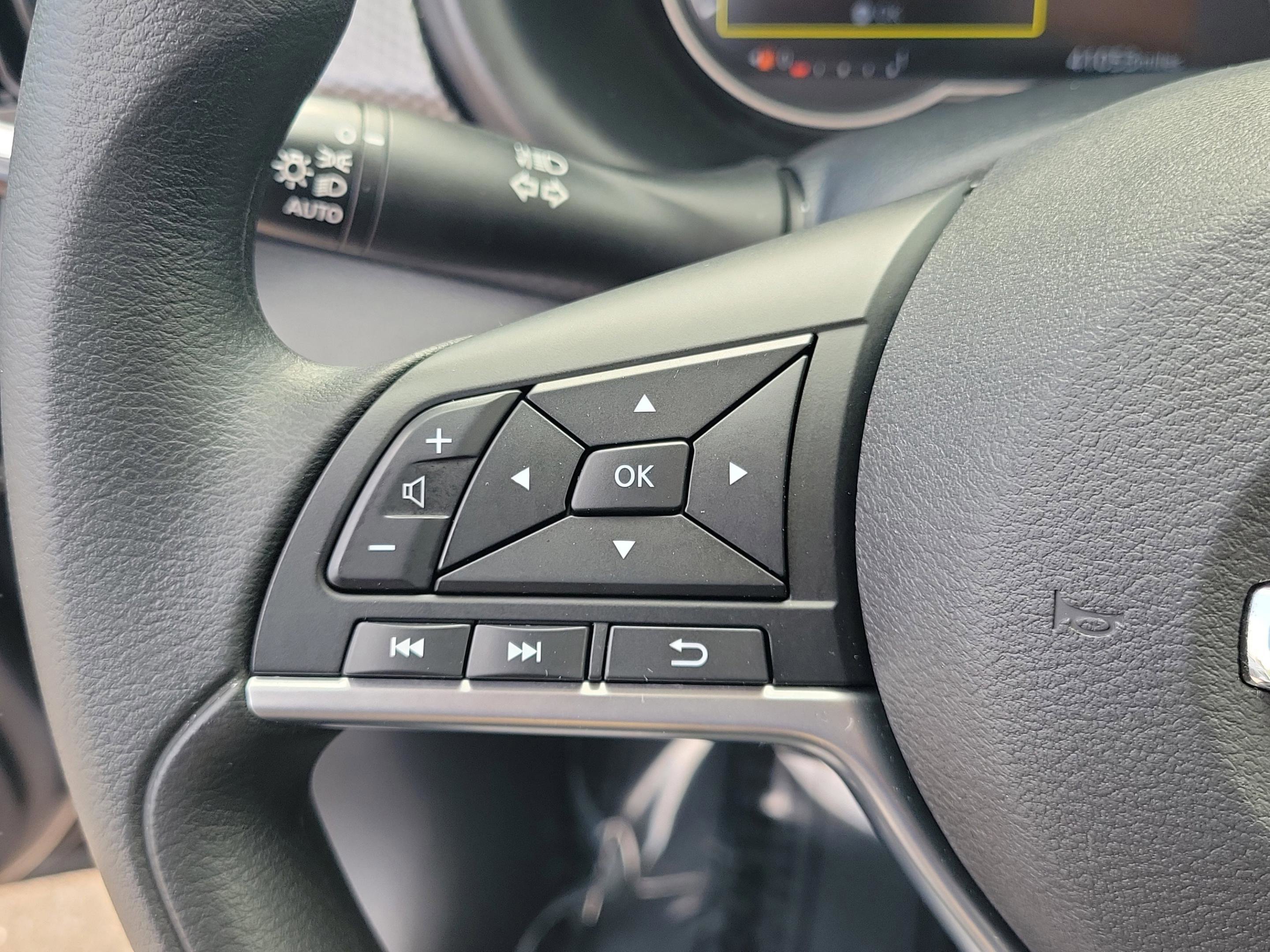 Certified 2020 Nissan Kicks SV image 20