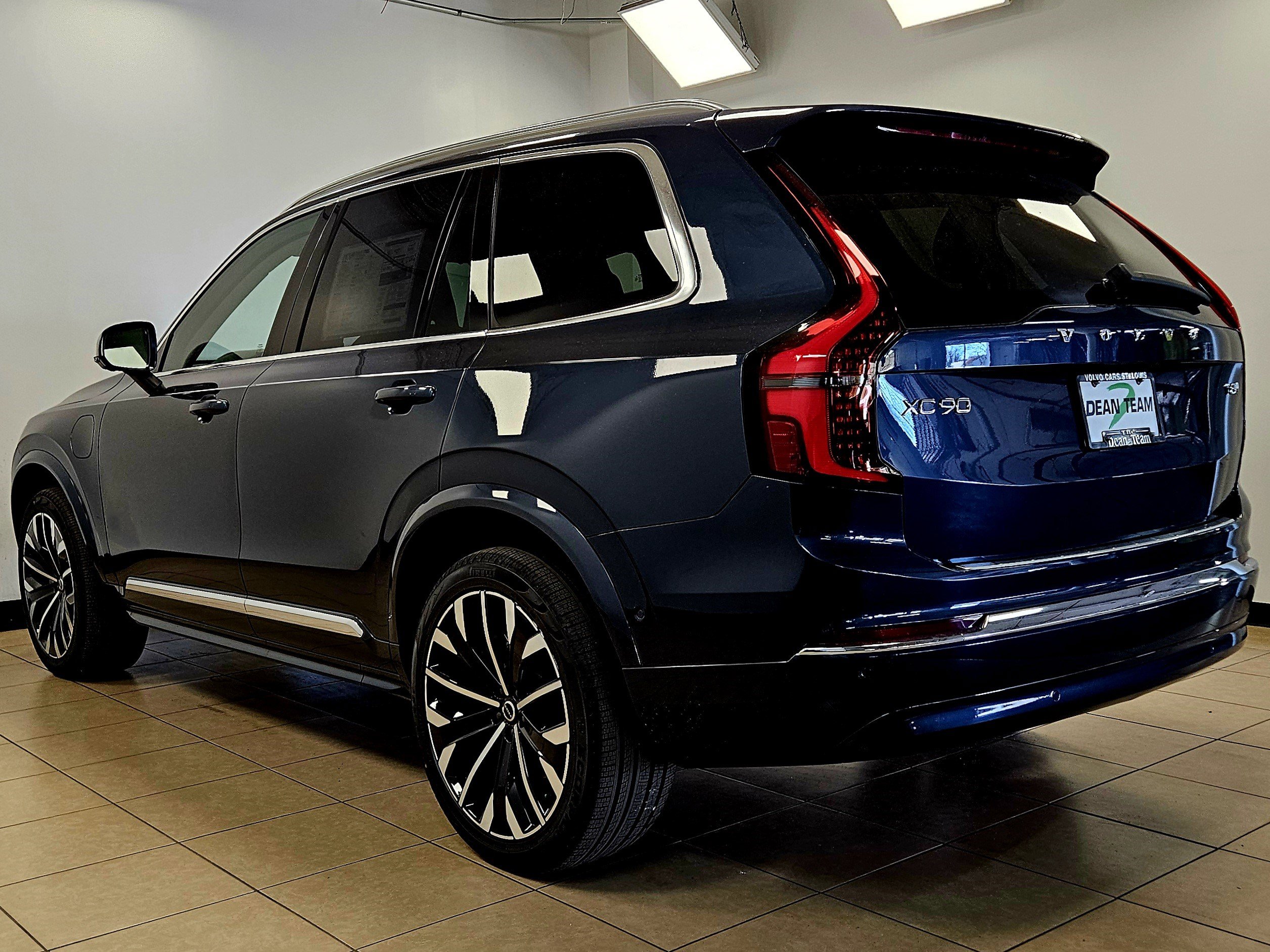 New 2026 Volvo XC90 T8 Ultra w/ Protection Package Premier image 6