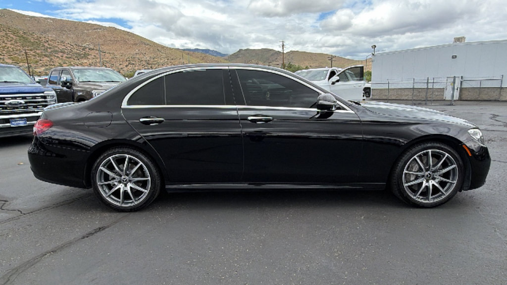 Used 2023 Mercedes-Benz E 350 Sedan image 2