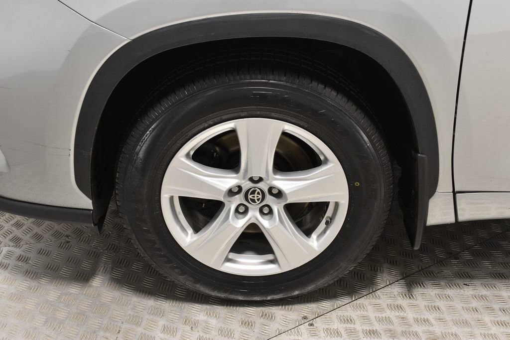 Used 2023 Toyota Highlander XLE image 34