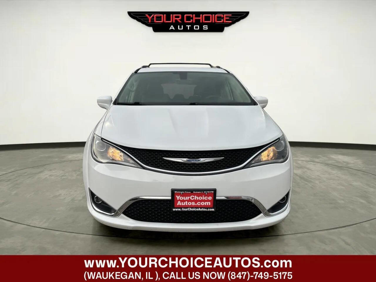 Used 2018 Chrysler Pacifica Touring-L FWD image 8