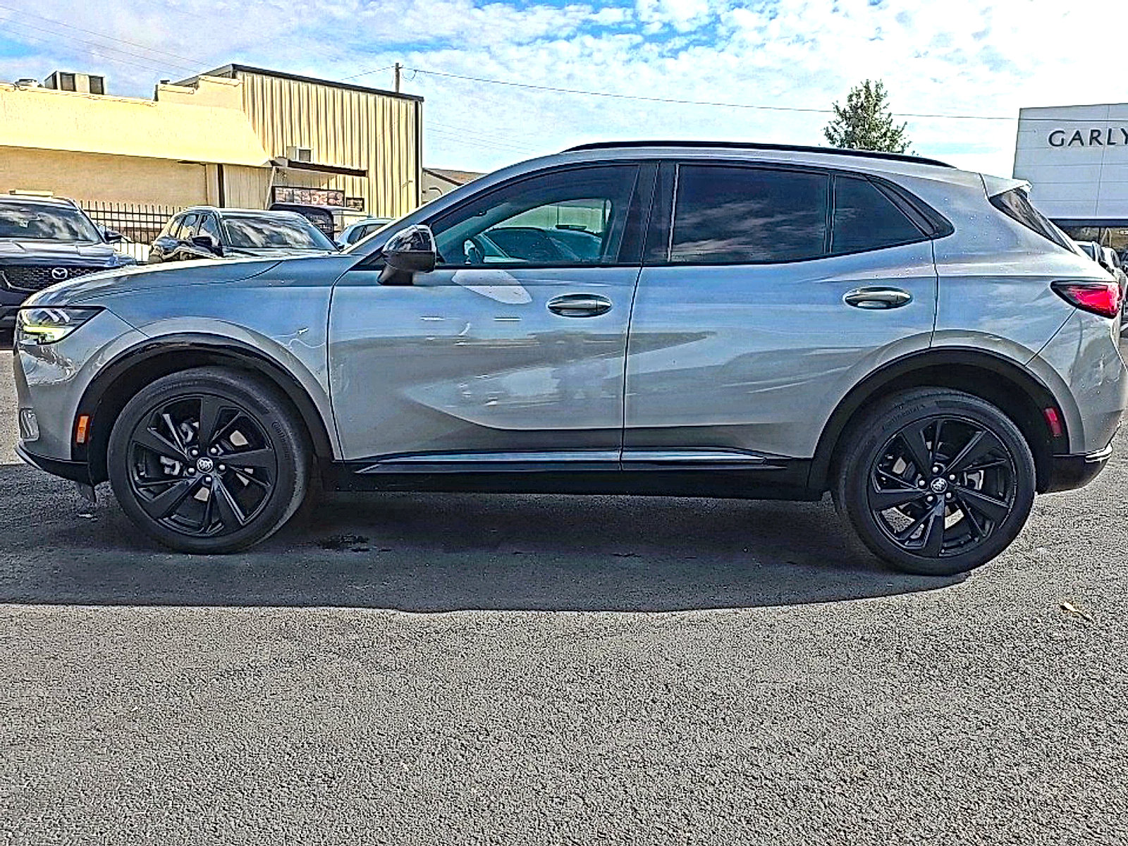 Used 2023 Buick Envision Essence w/ Sport Touring Package FWD image 4