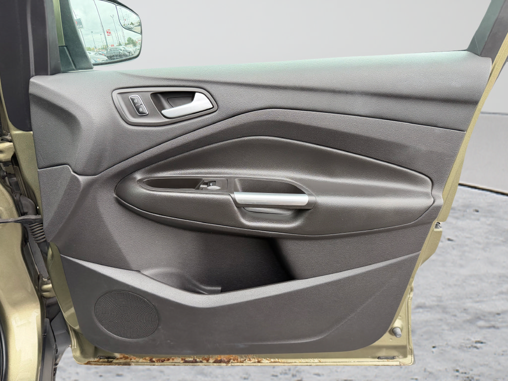 Used 2013 Ford Escape SE FWD image 37