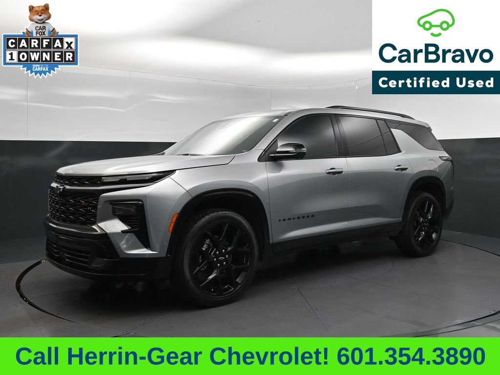 Certified 2026 Chevrolet Traverse RS w/ LPO, Floor Liner Package FWD image 3
