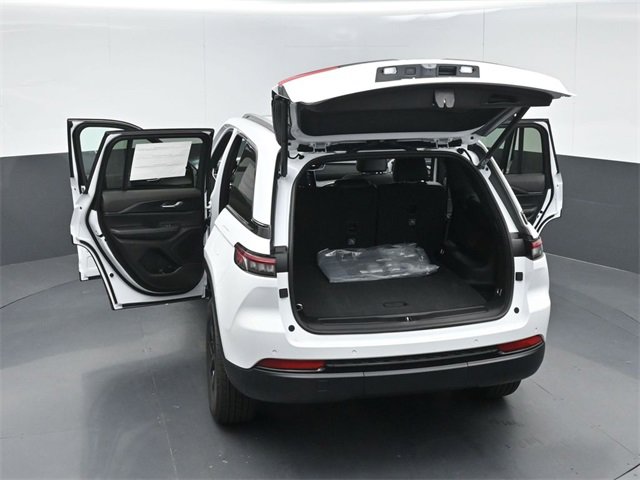 New 2025 Jeep Grand Cherokee Altitude image 51