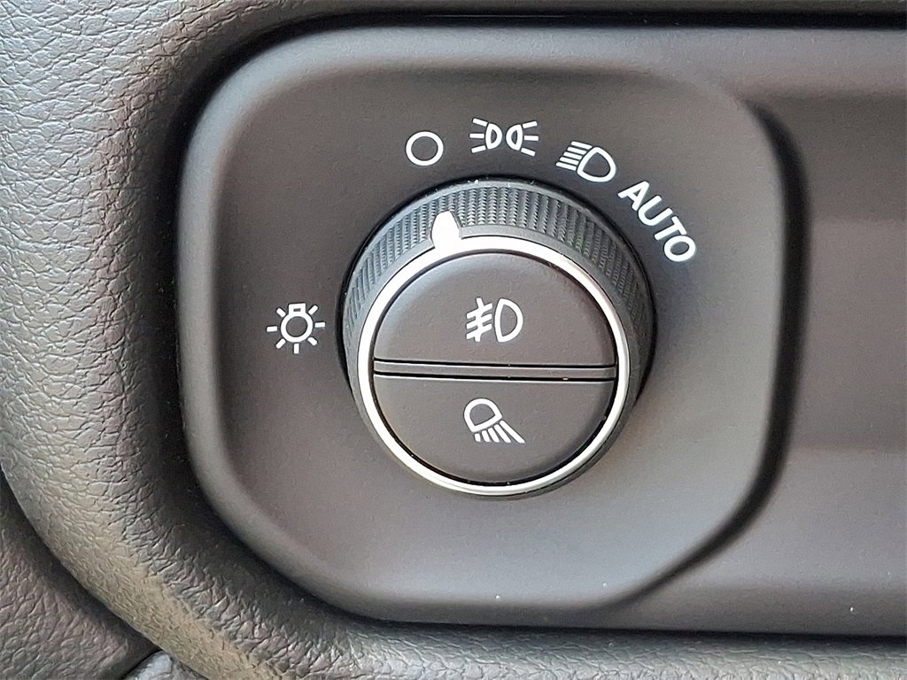 Used 2023 RAM 3500 Tradesman w/ Chrome Appearance Group image 23