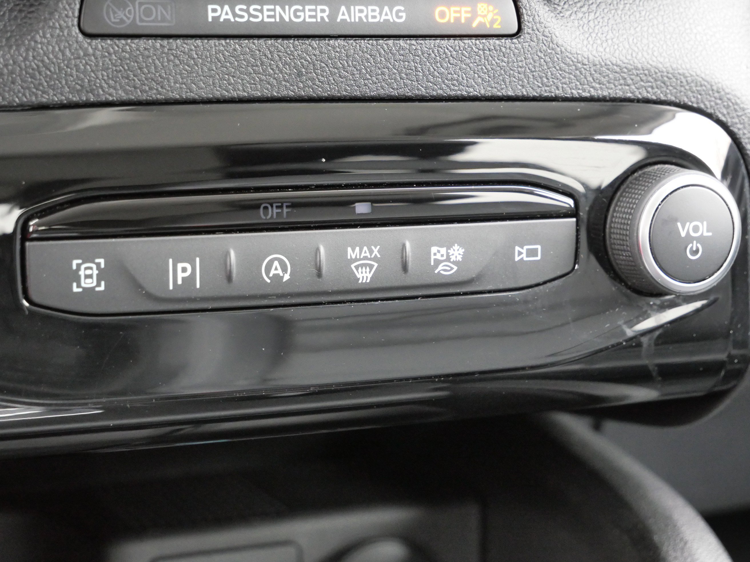 Used 2023 Ford Escape Platinum image 30