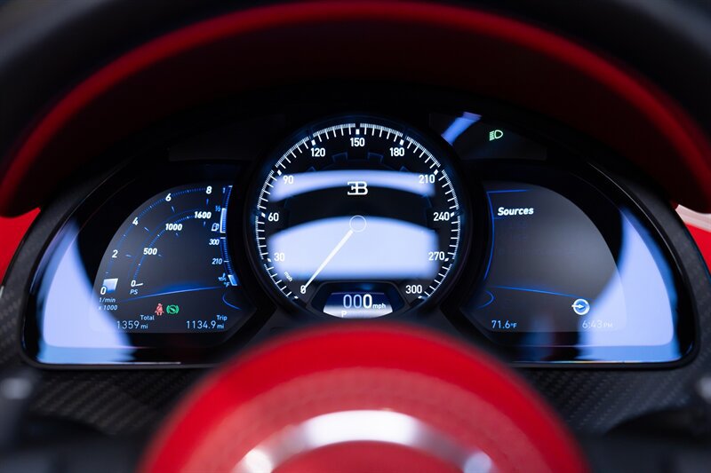Used 2024 Bugatti Chiron Super Sport AWD/4WD image 34