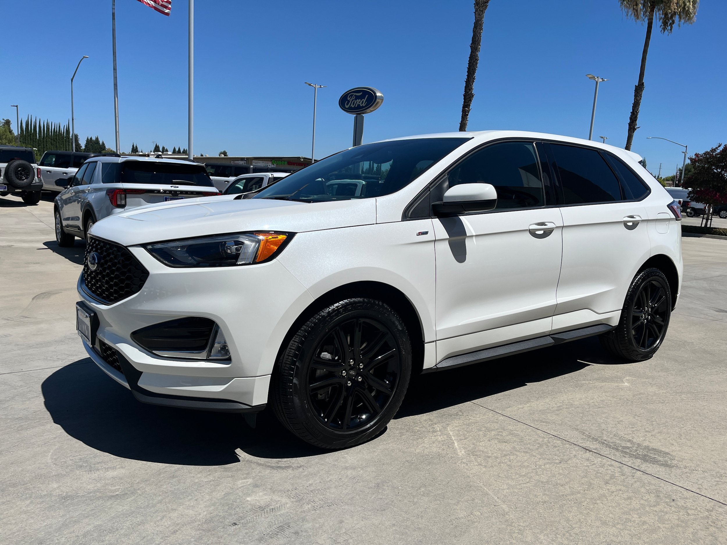 Used 2023 Ford Edge ST-Line AWD/4WD image 2