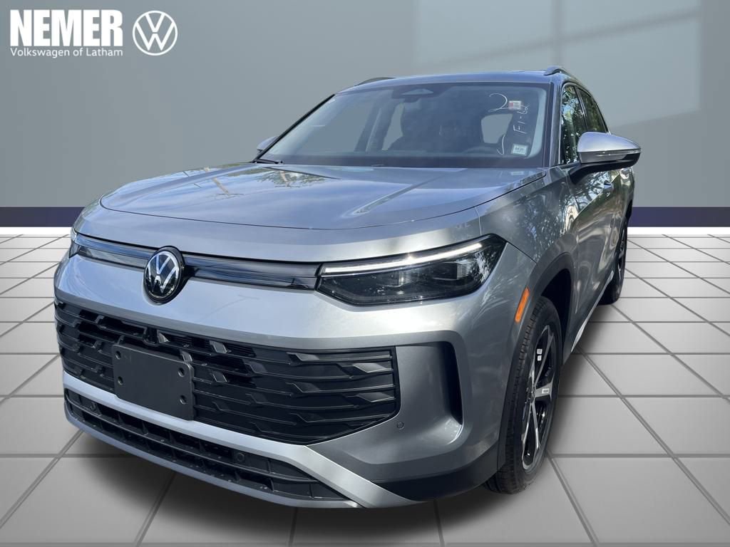 New 2025 Volkswagen Tiguan SE image 1