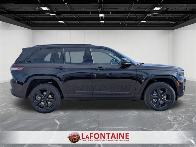 New 2025 Jeep Grand Cherokee Limited w/ Black Appearance Package image 6