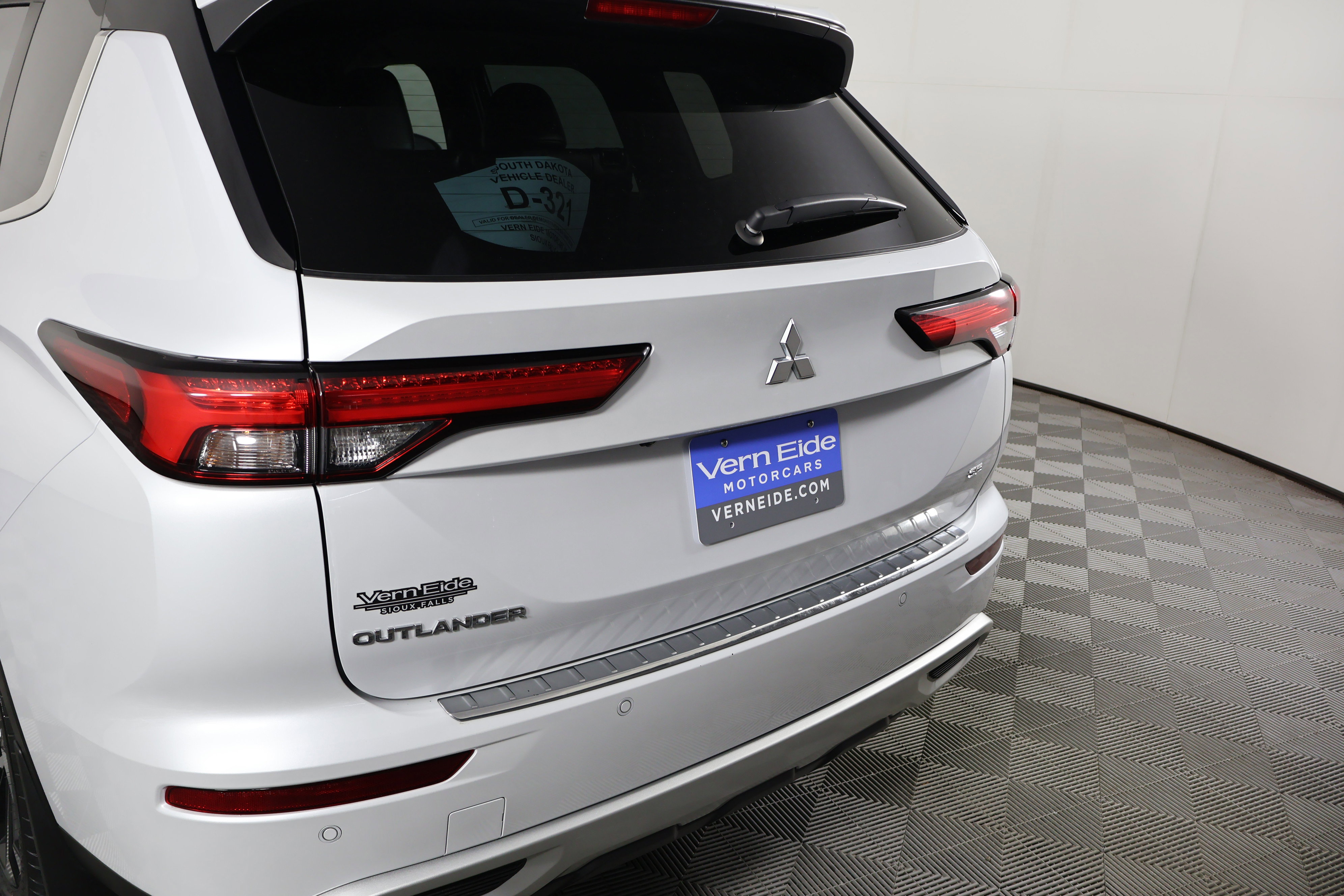 Used 2023 Mitsubishi Outlander SE AWD/4WD image 15