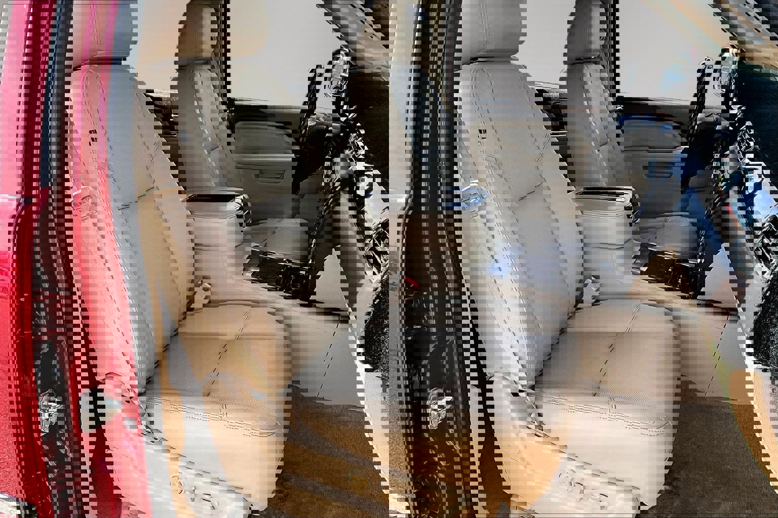 Used 2014 GMC Yukon XL Denali image 29