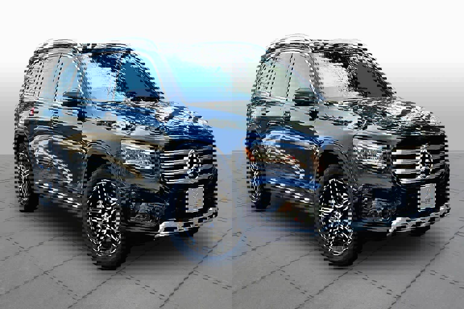 New 2026 Mercedes-Benz GLB 250 4MATIC image 2