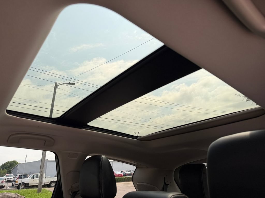 Used 2019 INFINITI QX60 Luxe w/ Sensory Package AWD/4WD image 18