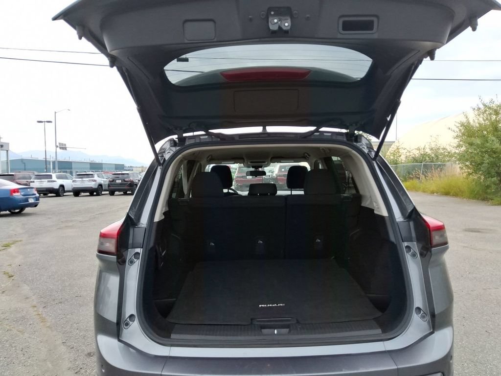 Used 2024 Nissan Rogue S AWD/4WD image 11