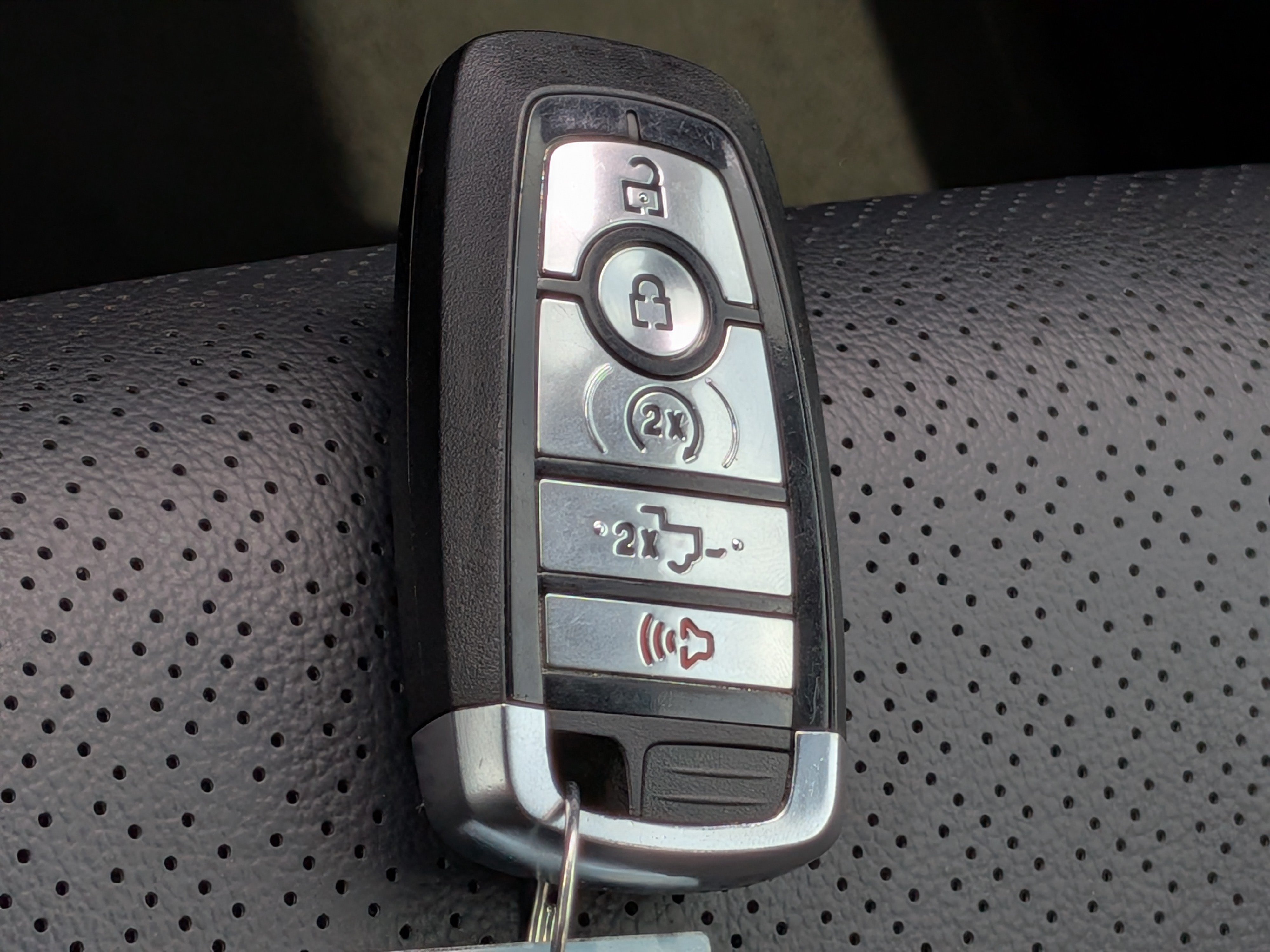 Used 2024 Ford F150 Lariat AWD/4WD image 34