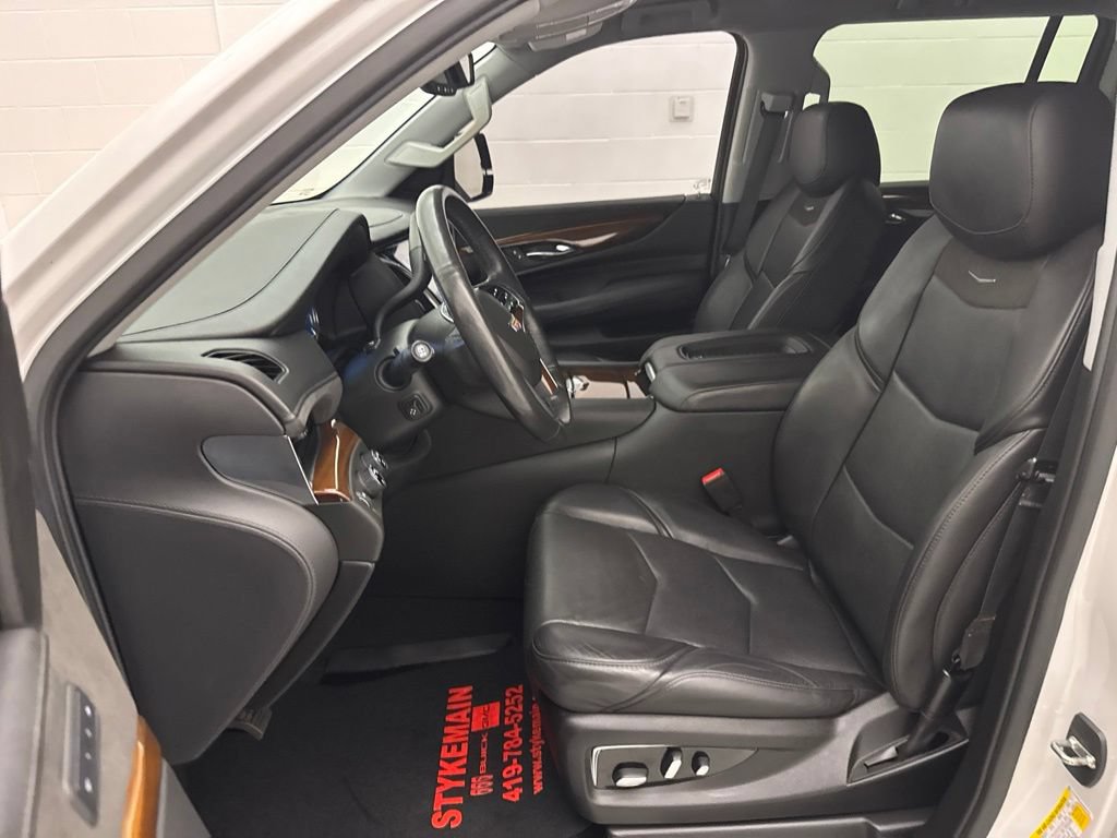 Used 2020 Cadillac Escalade ESV 4WD image 20