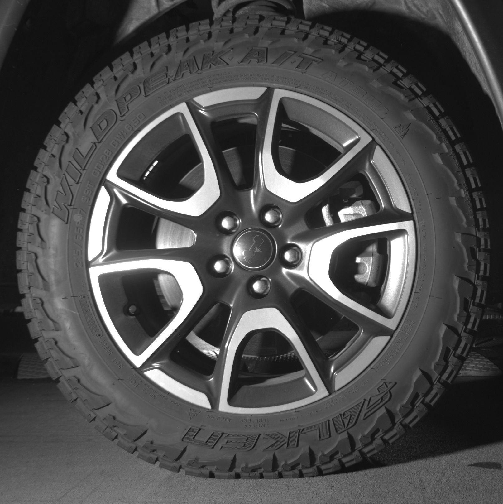 Used 2025 Jeep Compass Trailhawk AWD/4WD image 13