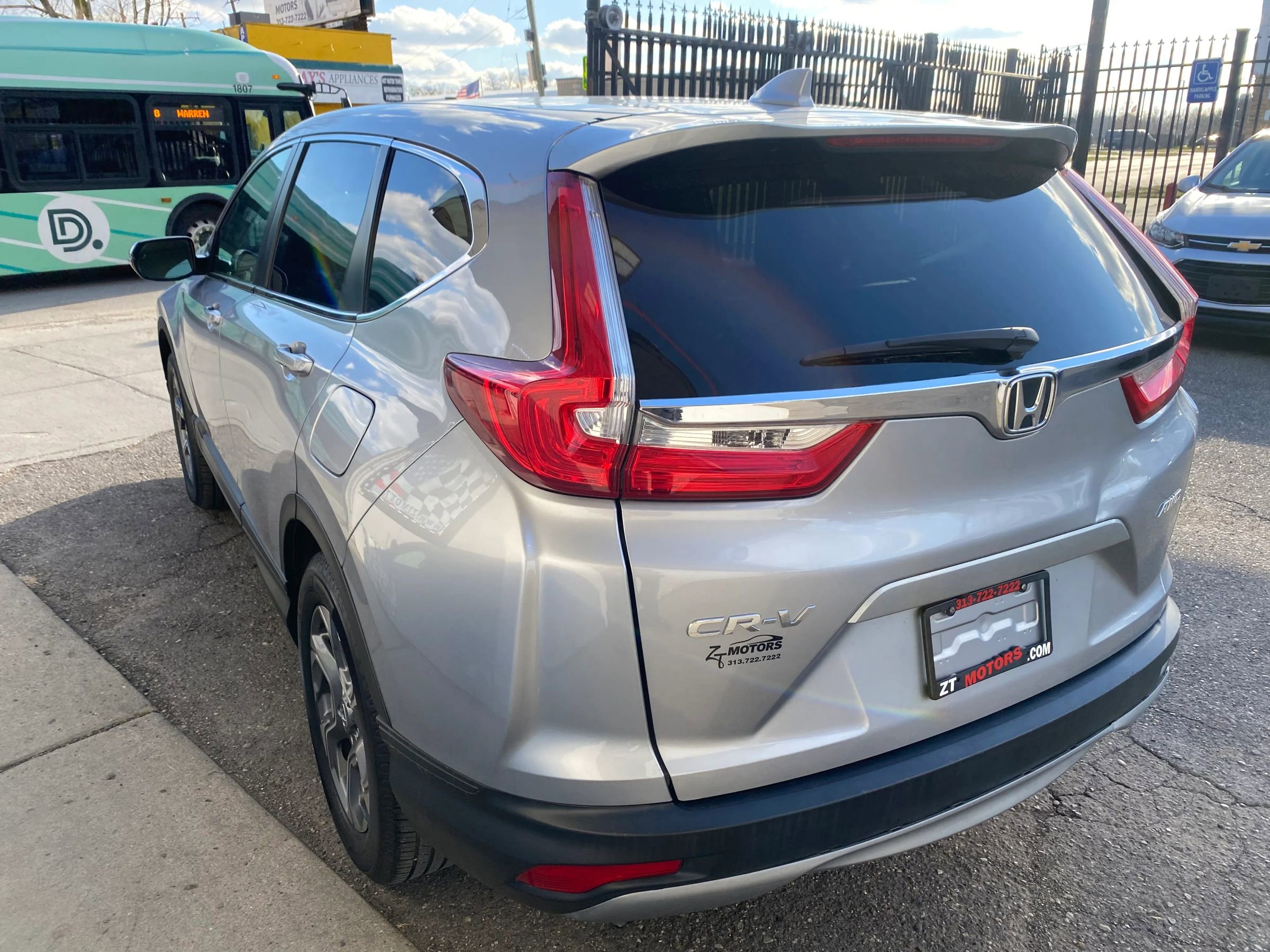 Used 2019 Honda CR-V EX image 2