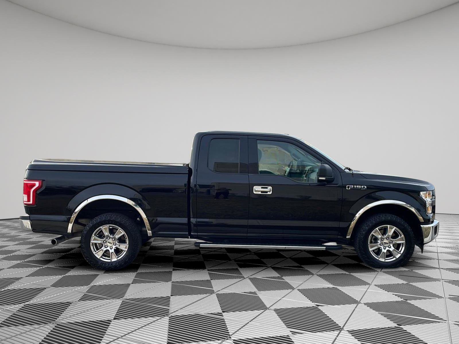 Used 2017 Ford F150 XLT w/ Equipment Group 301A Mid image 8