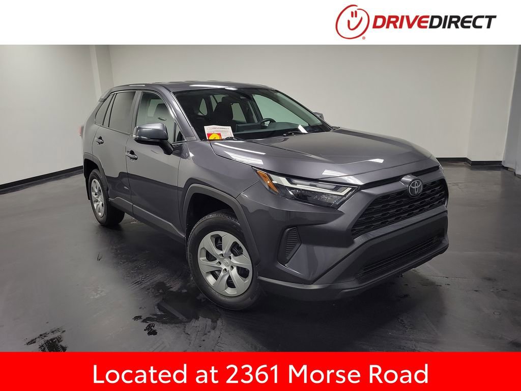 Used 2023 Toyota RAV4 LE video 1