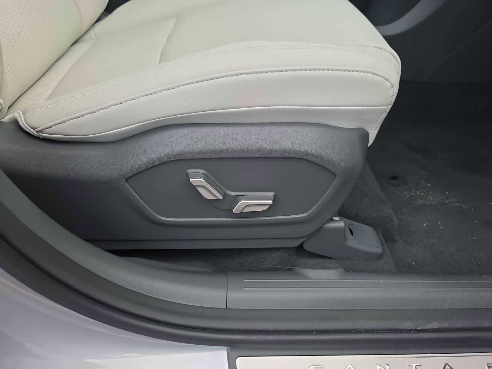New 2026 Hyundai Santa Fe Calligraphy FWD image 32