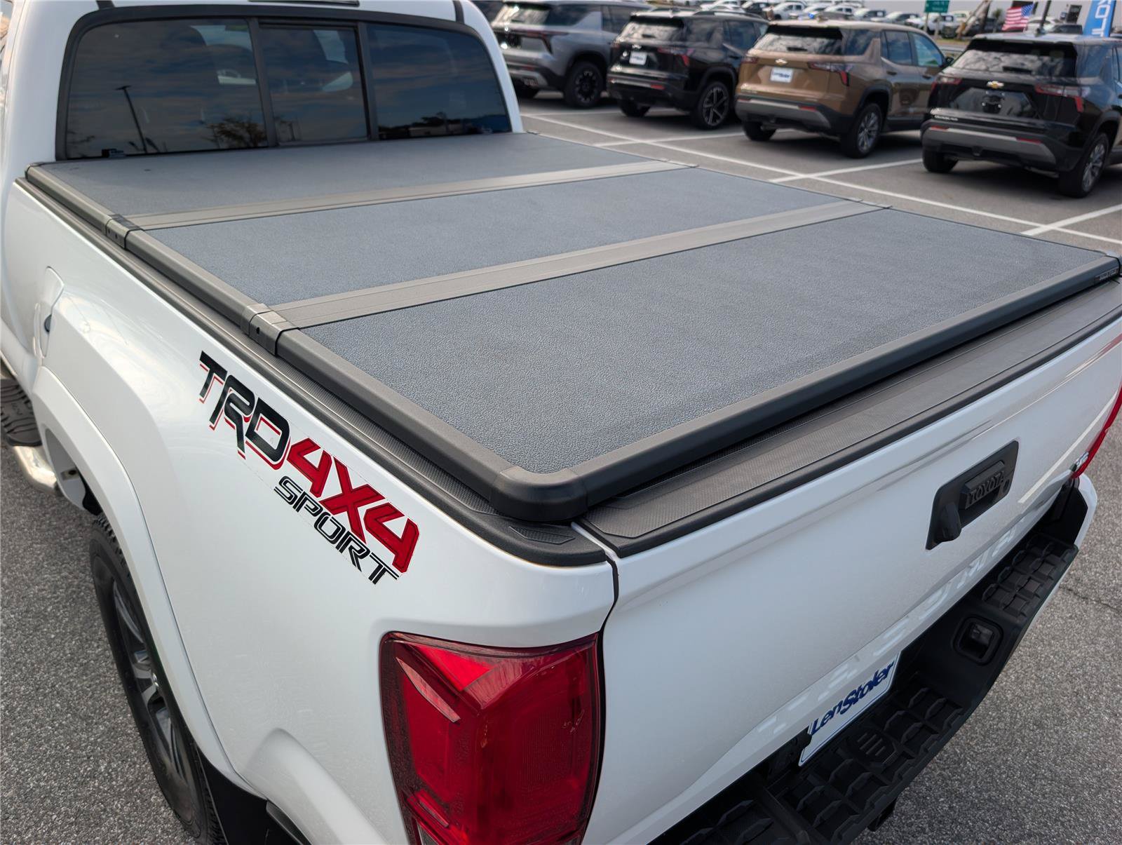 Used 2016 Toyota Tacoma TRD Sport w/ Towing Package AWD/4WD image 14