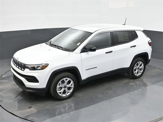 Used 2025 Jeep Compass Sport image 33