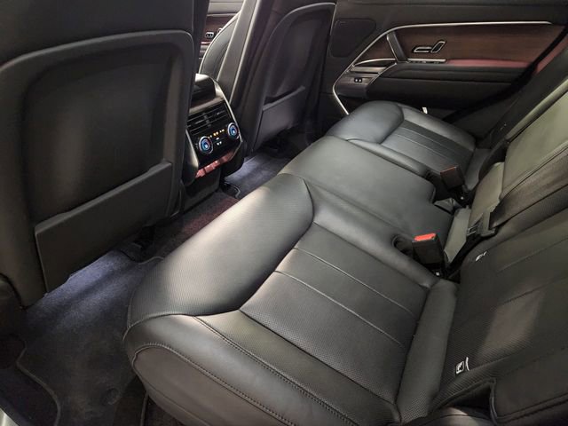 New 2023 Land Rover Range Rover SE image 29
