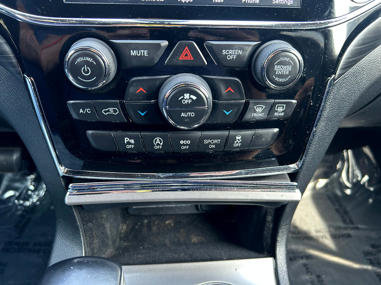 Used 2020 Jeep Grand Cherokee Altitude image 13