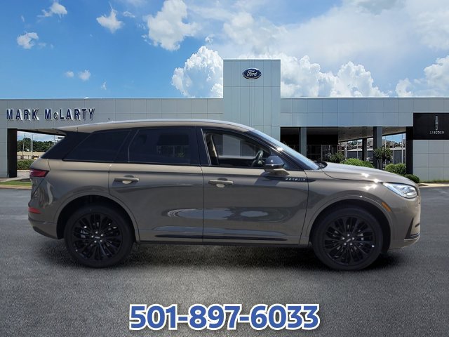 Certified 2025 Lincoln Corsair Reserve w/ Jet Appearance Package FWD image 6