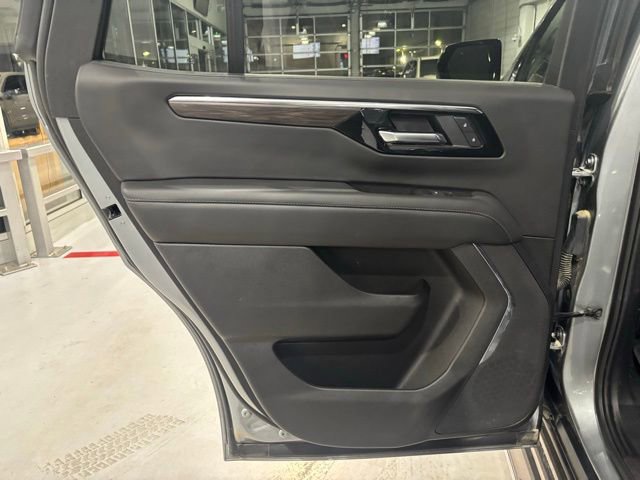 Used 2025 Chevrolet Tahoe LT AWD/4WD image 33