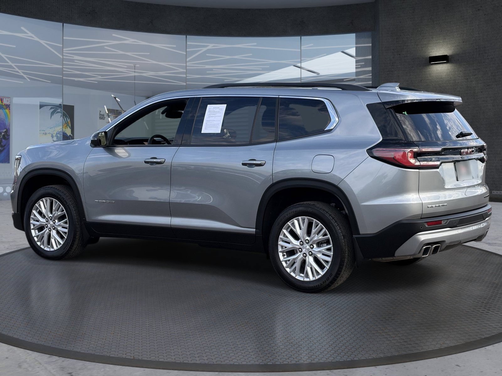 Certified 2025 GMC Acadia Elevation w/ Elevation Premium Package FWD image 4