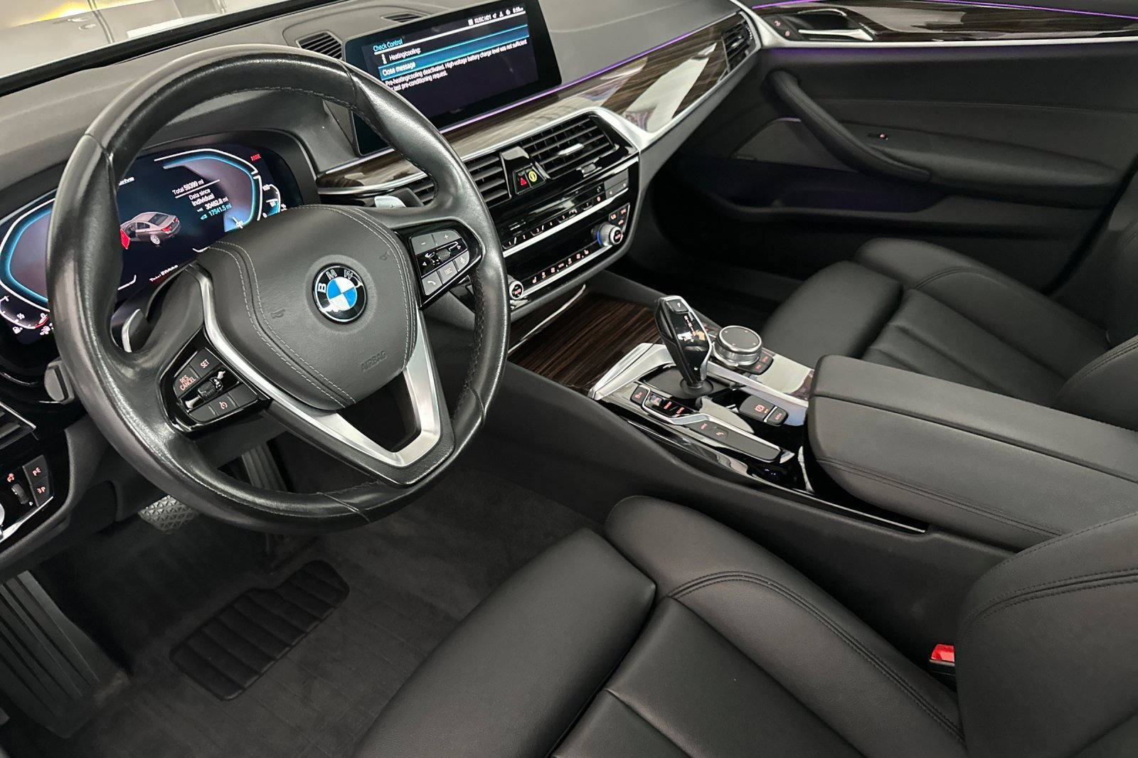 Used 2020 BMW 530e w/ Convenience Package RWD image 9