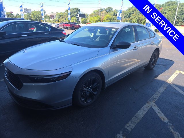 Used 2025 Honda Accord SE image 3