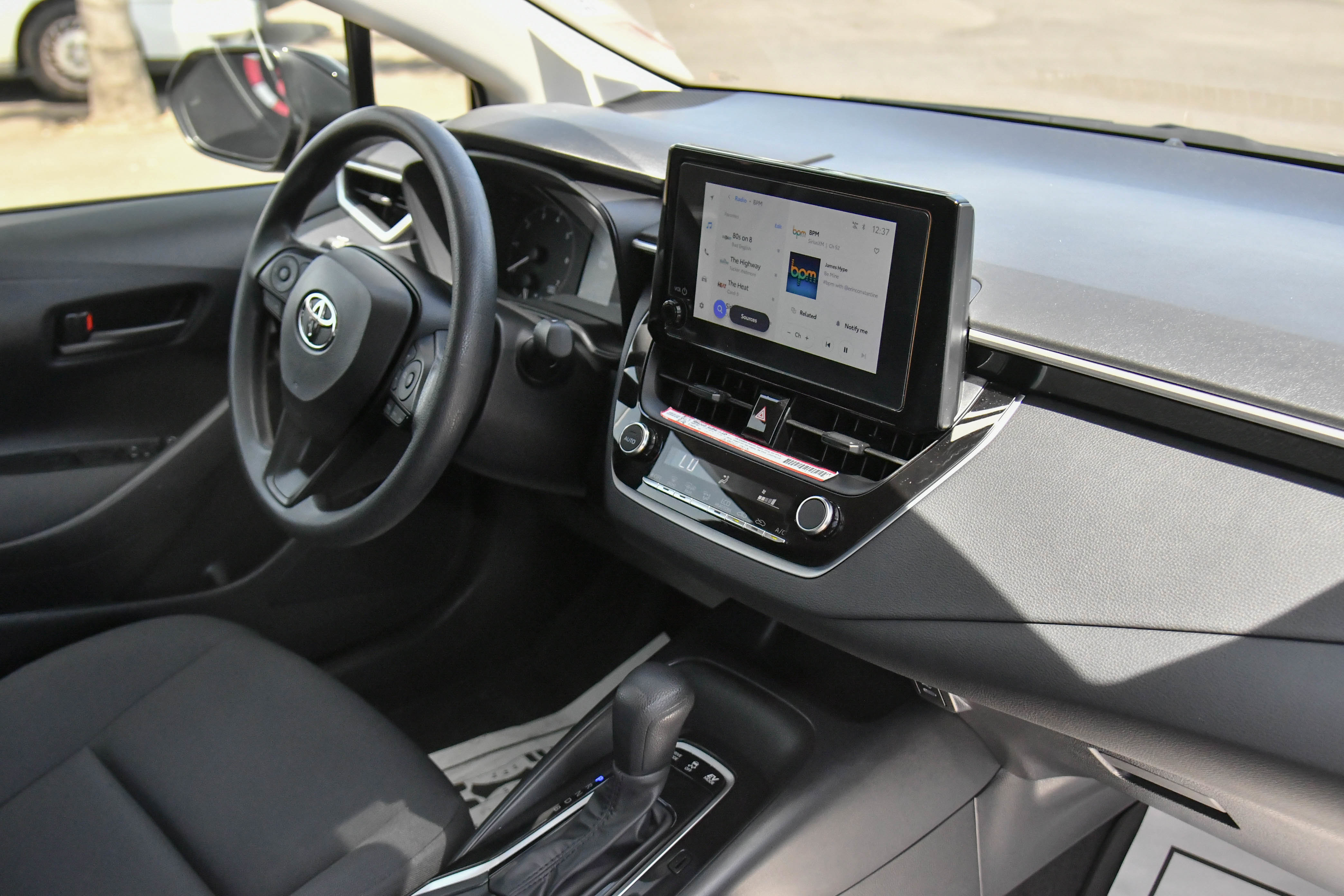 Used 2025 Toyota Corolla LE w/ Convenience Package FWD image 42