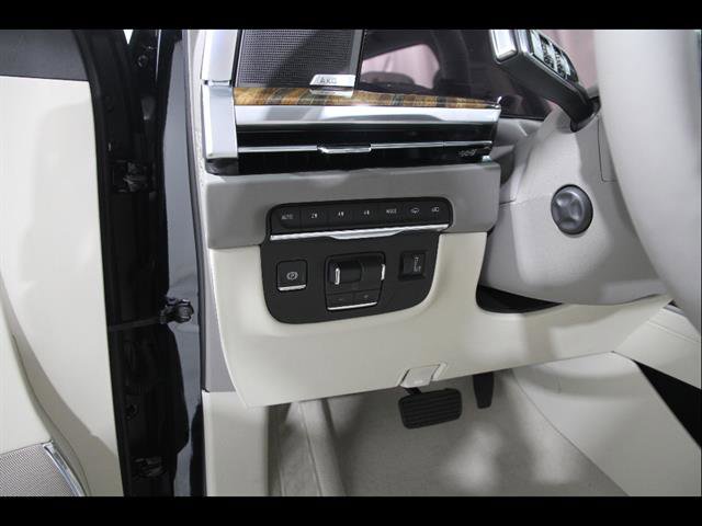 New 2025 Cadillac Escalade ESV Premium Luxury Platinum w/ LPO, Floor Liner Package AWD/4WD image 6