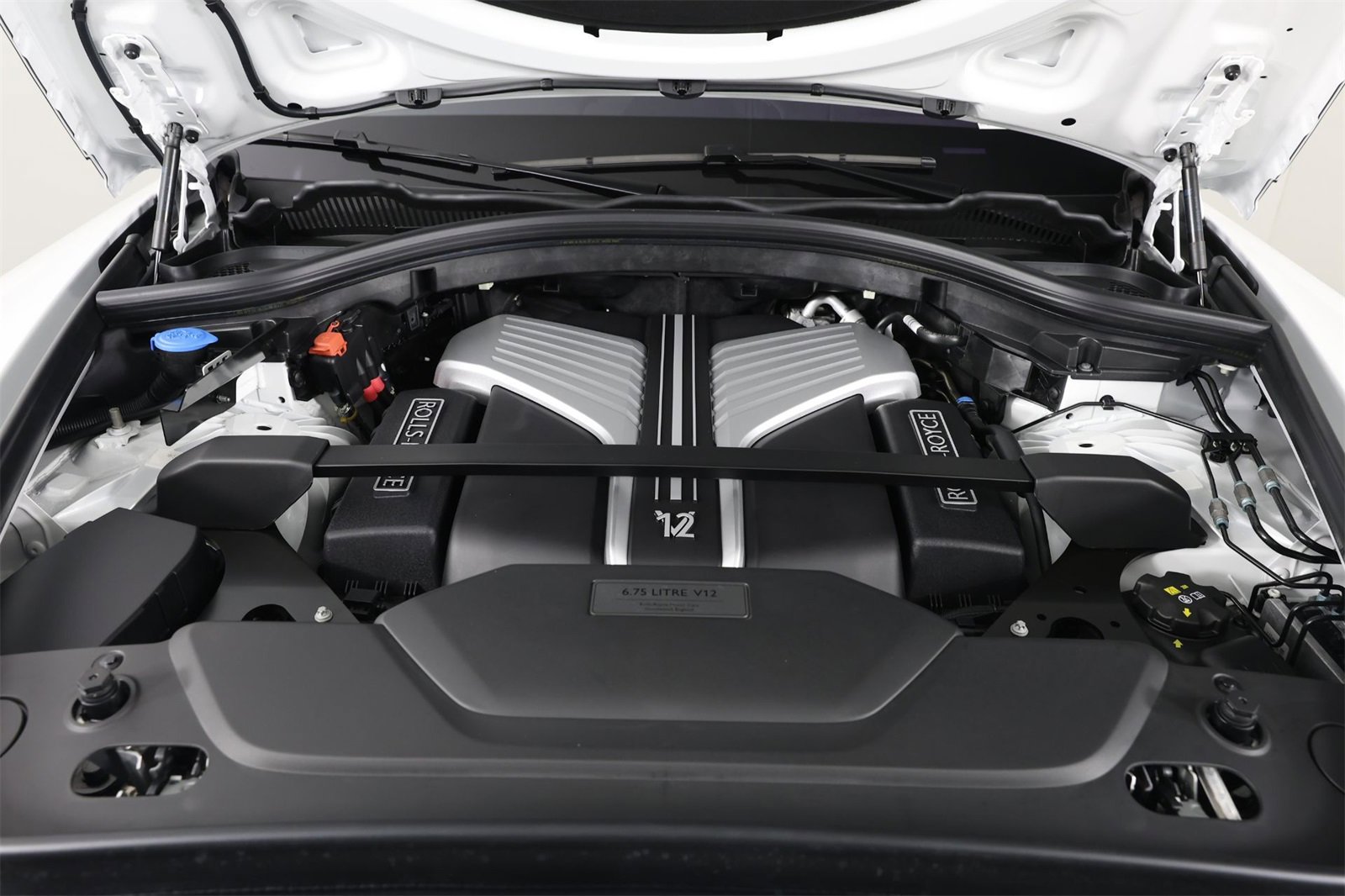 New 2025 Rolls-Royce Cullinan w/ Dynamic Package image 28