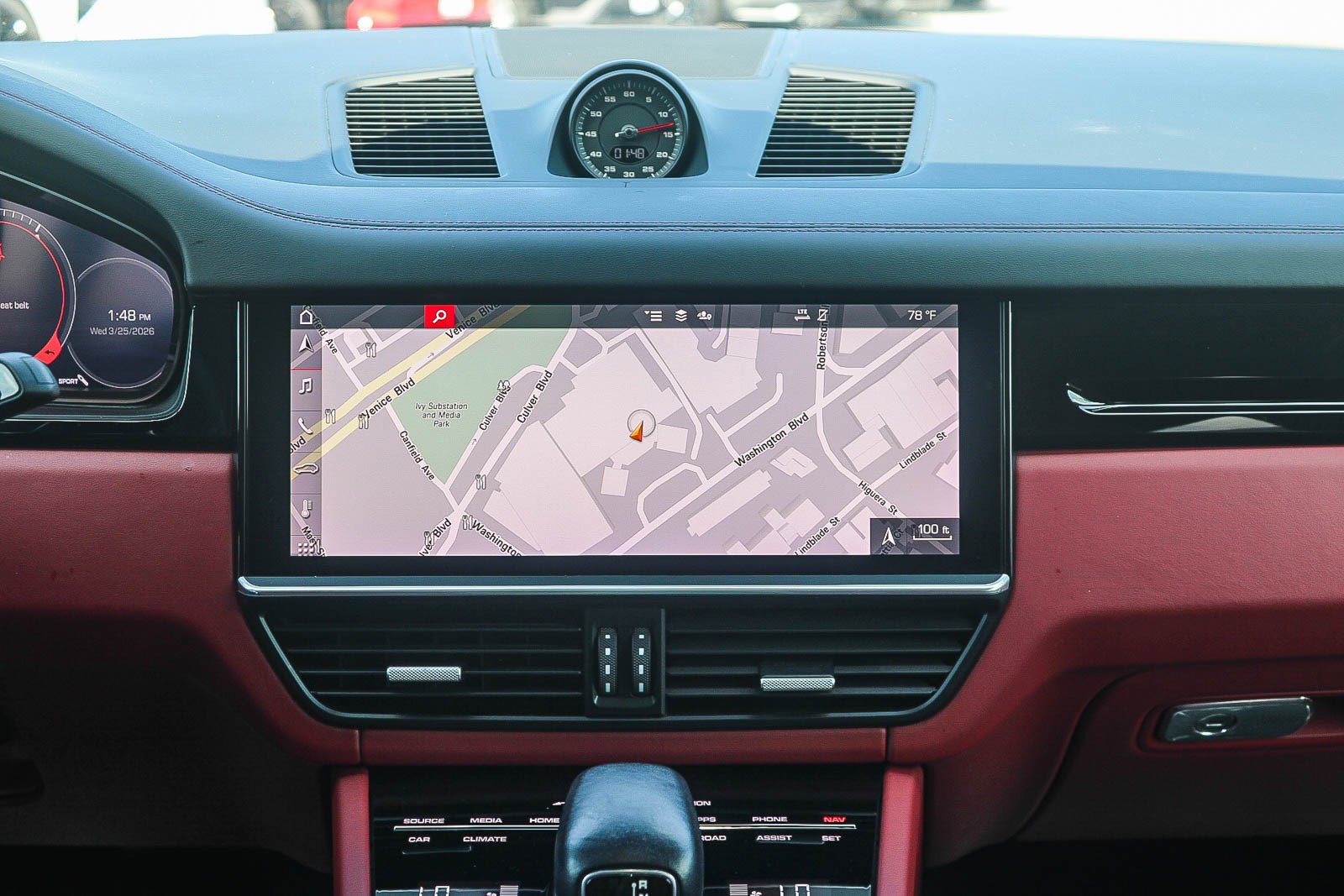 Used 2021 Porsche Cayenne Coupe AWD/4WD image 14