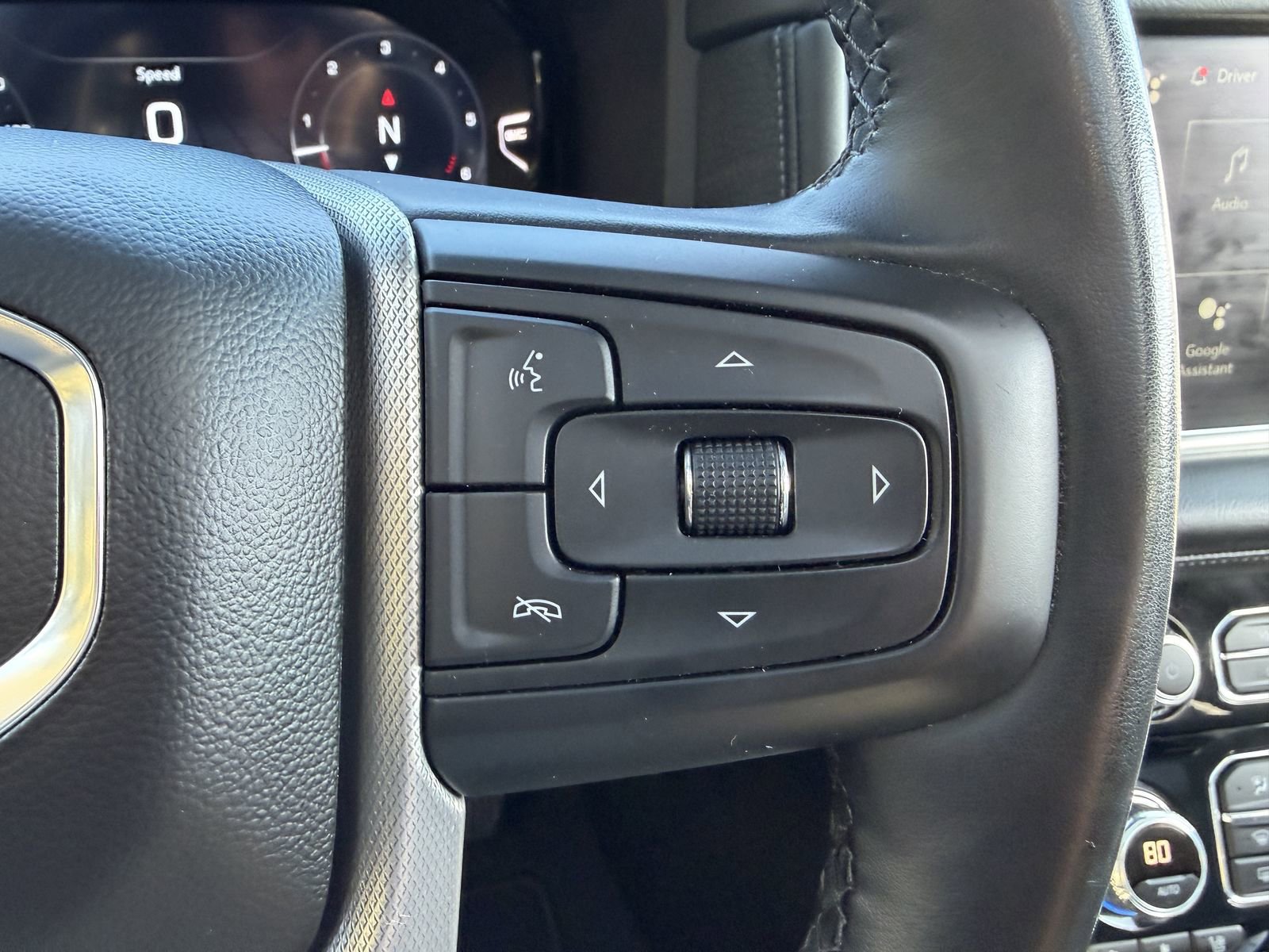 Used 2024 GMC Yukon XL Denali image 15