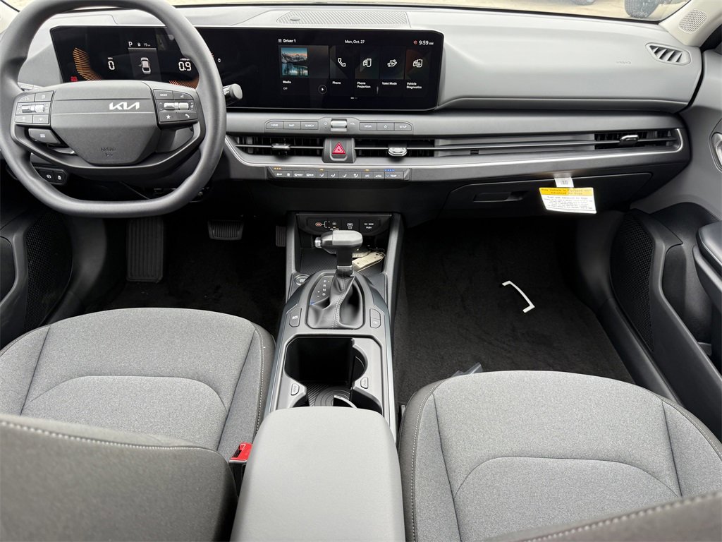 New 2025 Kia K4 LXS image 12