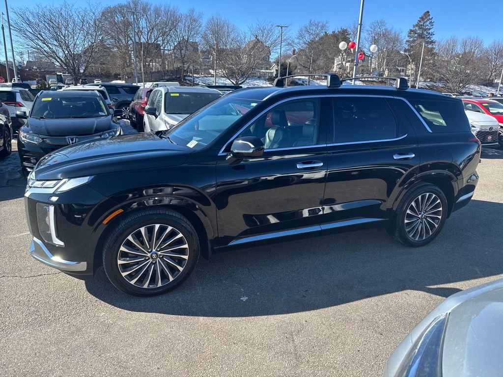 Used 2023 Hyundai Palisade Calligraphy image 4