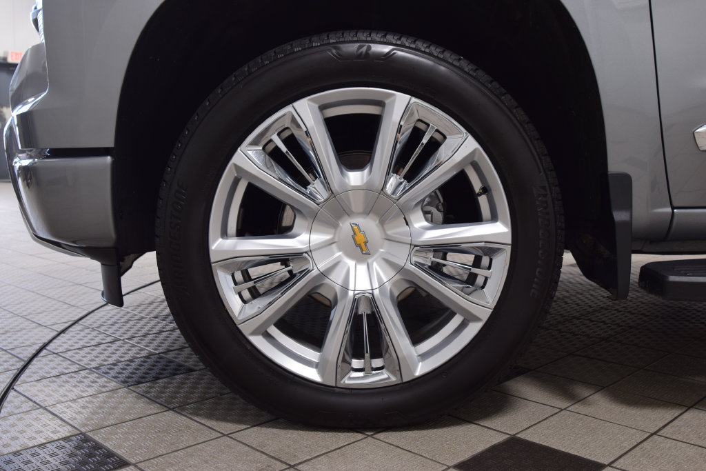 Used 2026 Chevrolet Silverado 1500 High Country w/ High Country Premium Package AWD/4WD image 28