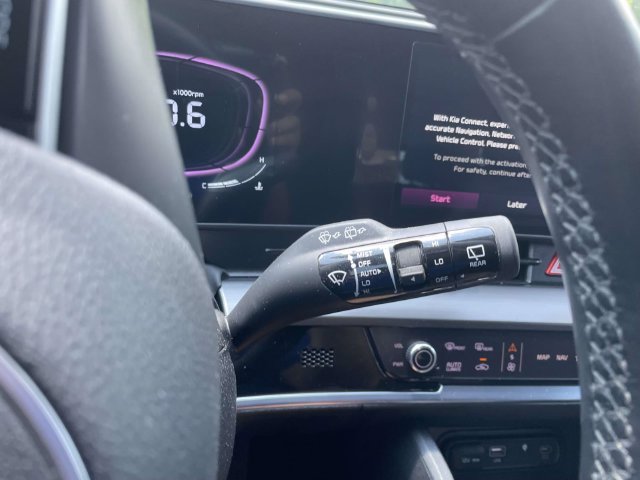 Certified 2025 Kia Sportage EX FWD image 29