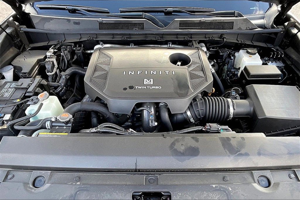 New 2025 INFINITI QX80 Luxe image 12