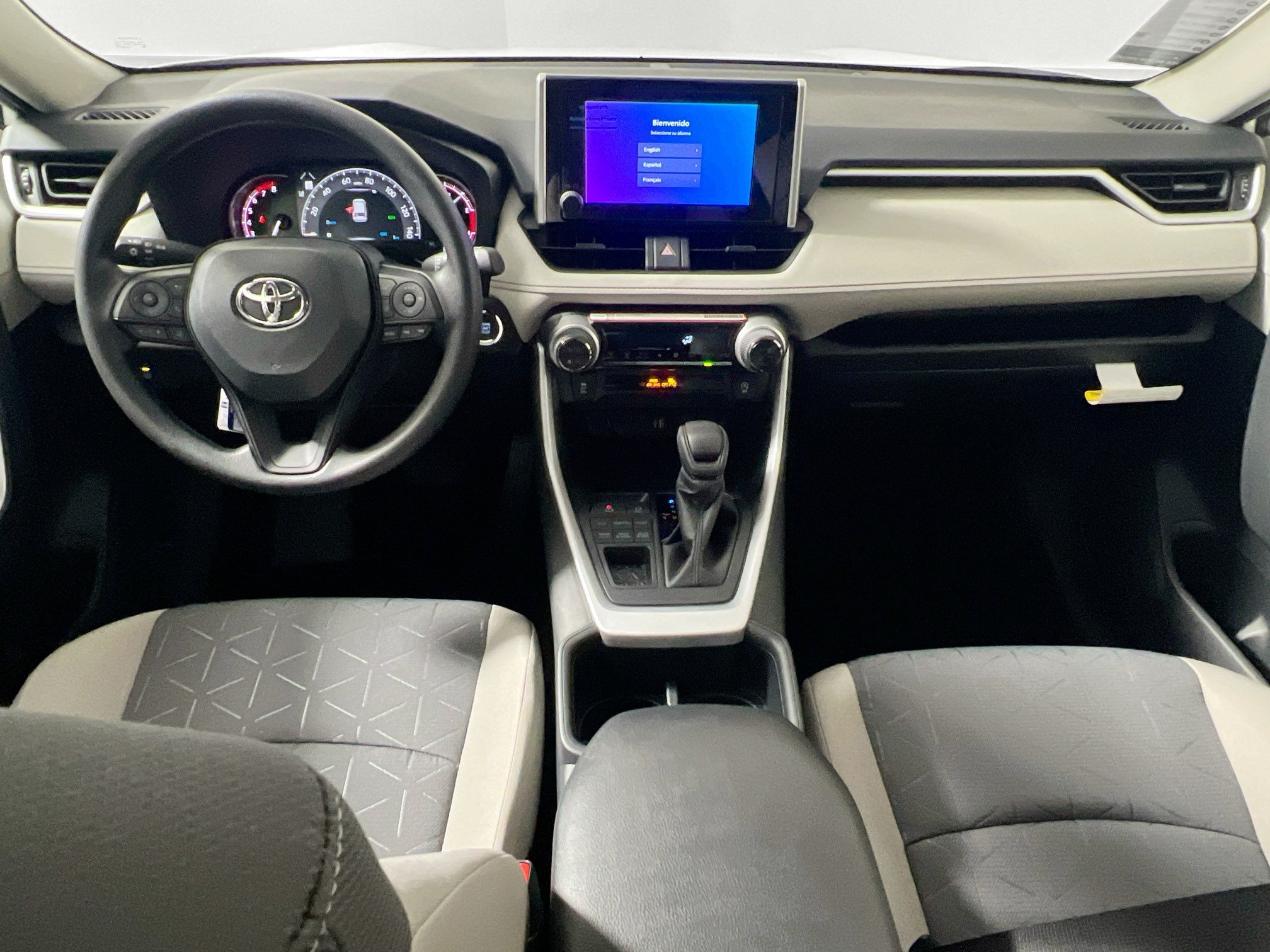 Used 2025 Toyota RAV4 XLE AWD/4WD image 29