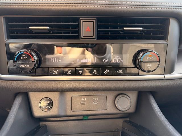 Used 2024 Nissan Rogue SV image 20