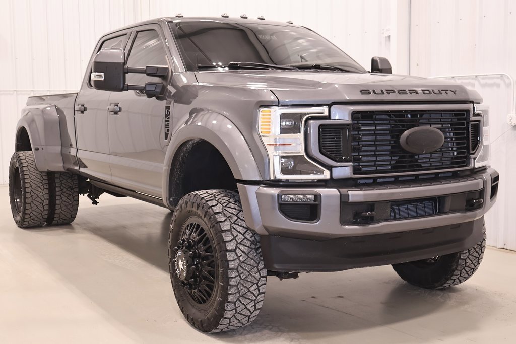 Used 2022 Ford F450 Platinum w/ FX4 Off-Road Package image 3