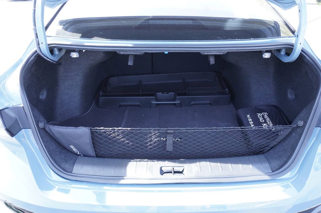 New 2026 Nissan Sentra SR FWD image 8